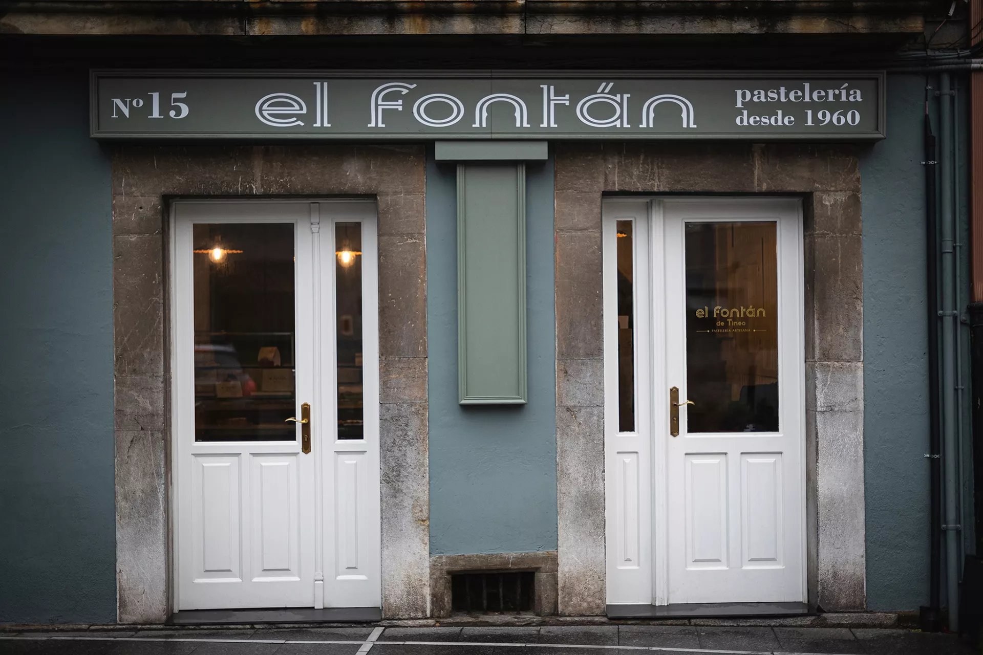 Fachada de la Pastelería el Fontán en Tineo