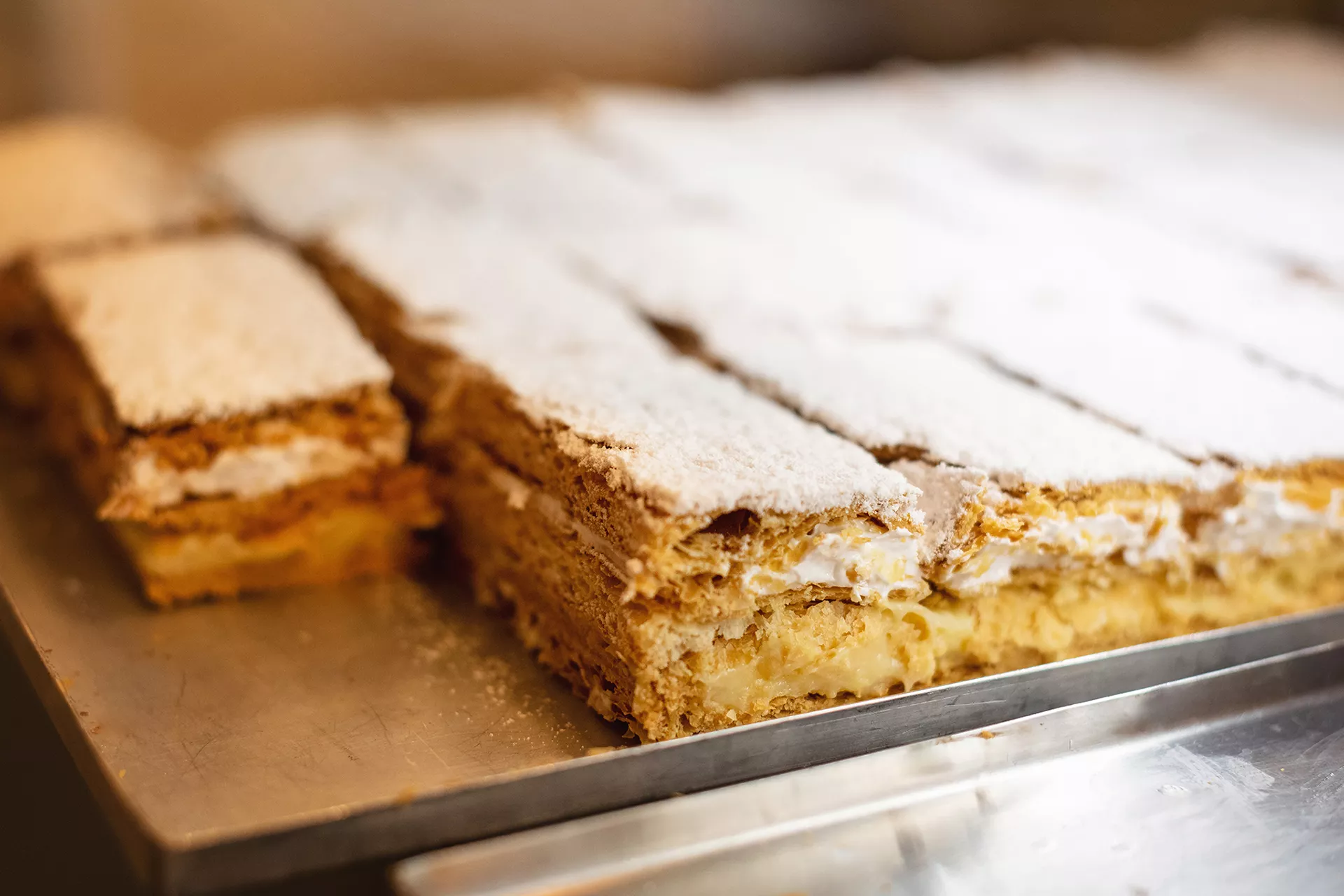 Milhojas de crema de Pastelería el Fontán en Tineo